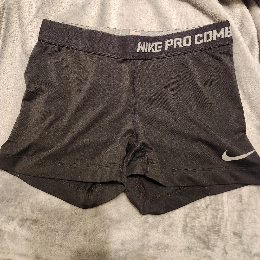 Black Nike Pro shorts, size M